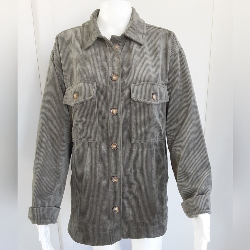 SUGAR RAIN Sage Green Corduroy Button Down | Pockets Lightweight Shacket Sz L